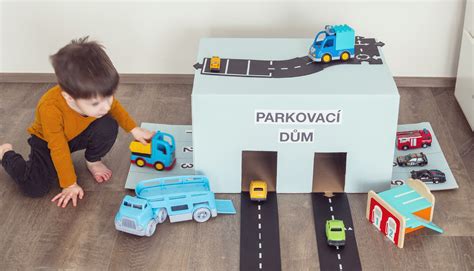 Autíčka a domčeky z mliečnych krabíc