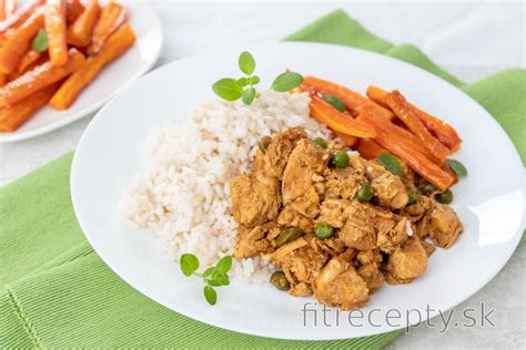 Kuracie prsia s batatovými hranolkami a šalátom