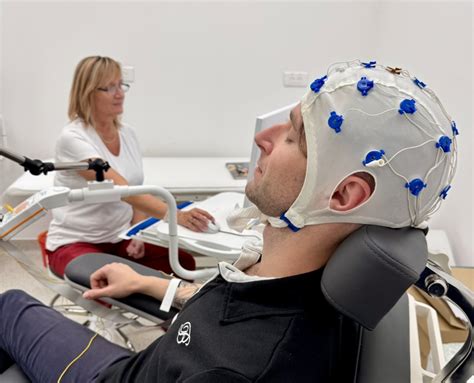 Elektródy na hlave pri EEG vyšetrení