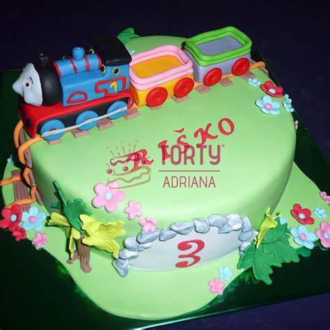 Rôzne druhy zdobenia torty vláčik