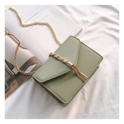 Crossbody kabelka so zlatým kovaním