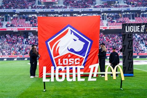 Tím LOSC Lille oslavujúci víťazstvo v Ligue 1