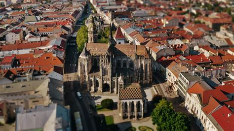 Panoramatický pohľad na historické centrum Vannes a prístav
