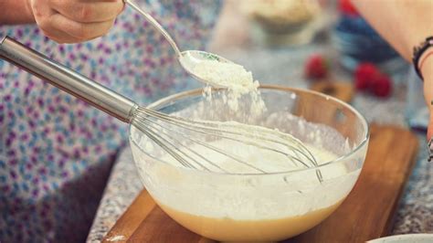 miešanie cesta na tortu