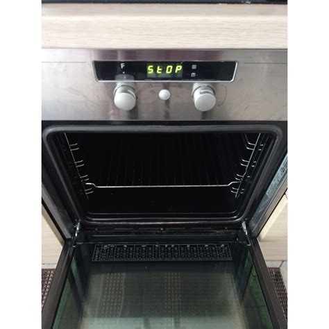 Detail ovládacieho panela rúry Whirlpool AKZ 431/01 IX