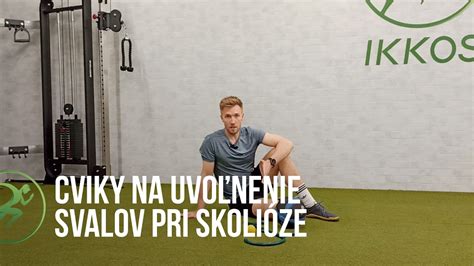 Ilustrácia progresívnej svalovej relaxácie, znázorňujúca napätie a uvoľnenie svalov