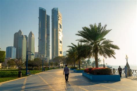 Promenáda Corniche s výhľadom na panorámu Dauhy