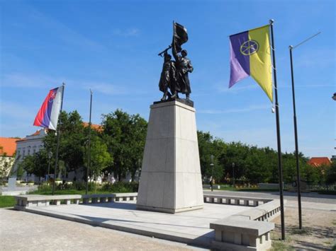 Námestie oslobodenia a Palác vojvodov v Dijone