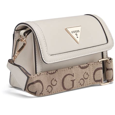Materiály a dizajn dámskych crossbody kabeliek Guess