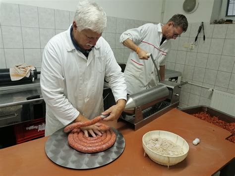 Ingrediencie na výrobu vínnej klobásy