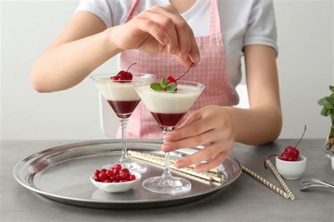 Servírovanie panna cotty