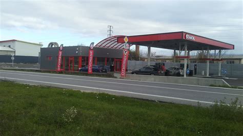 Scéna z prepadnutia benzínovej pumpy