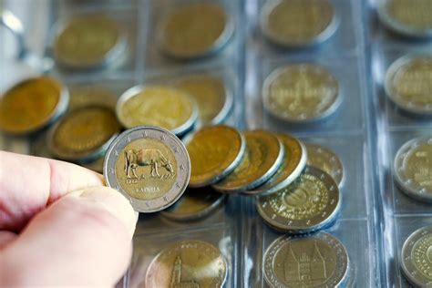 Zberateľské 2 euro mince z rôznych krajín