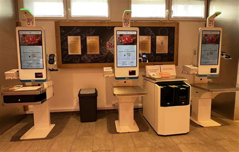 Samoobslužný výpožičný systém Selfcheck v knižnici