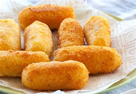 Zemiakové krokety s čerstvým šalátom