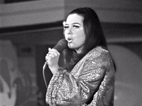 Hana Hegerová spieva na festivale Midem Cannes v roku 1968