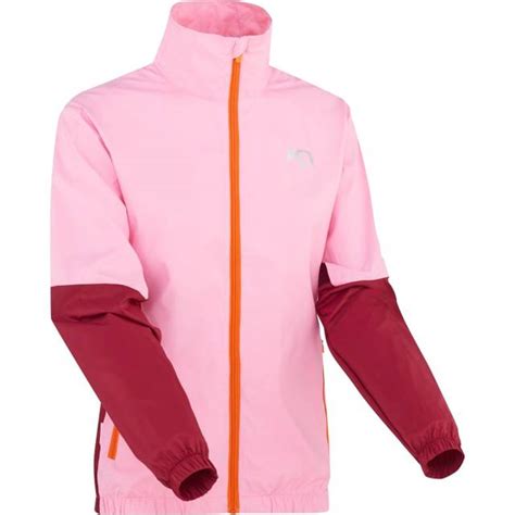 Žena v bunde Kari Traa Nora 2.0 Jacket v prírode