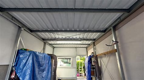 Vizualizácia plechovej garáže pred a po omietnutí a zateplení