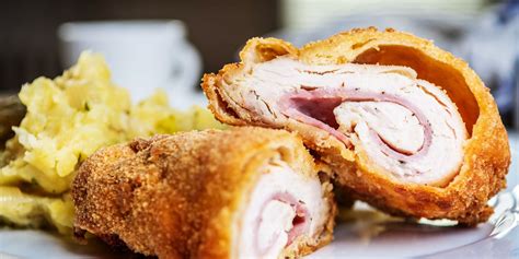 Ilustračné foto pečeného plneného rezňa