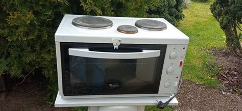 Typy mini rúr: Samostatné a s varnými platničkami