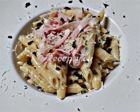 Penne s ružovou omáčkou a šampiňónmi