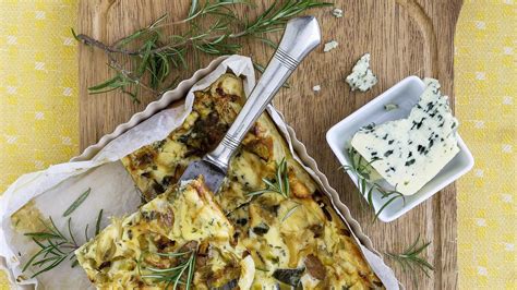 Pórikovo-rozmarínový quiche s gorgonzolou, čerstvo upečený