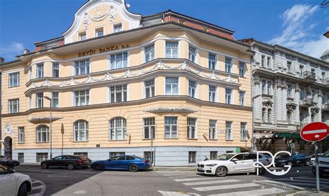 Tabuľka s prehľadom pizzerií a donáškových služieb v Starom Meste