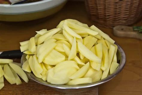 Miska s rôznymi druhmi korenia na hranolky