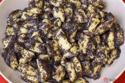 Šúľance zo zemiakovej kaše s makom