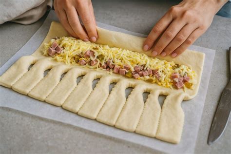 Nákres s rôznymi spôsobmi, ako vytvoriť mriežku z cesta na koláči