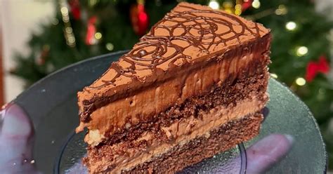 Opitý Izidor ako torta