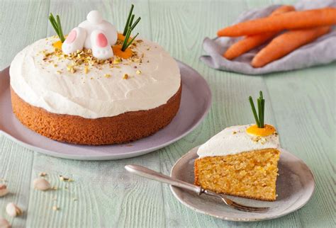 Veľkonočná mrkvová torta s kuriatkami