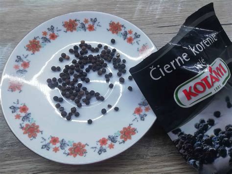 Zrnká nového korenia