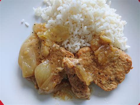 Orestované bravčové mäso s cibuľou a cesnakom