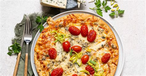 Vegetariánska pizza s nivou a sušenými paradajkami