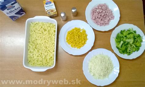 Tabuľka s ingredienciami pre zapekané cestoviny