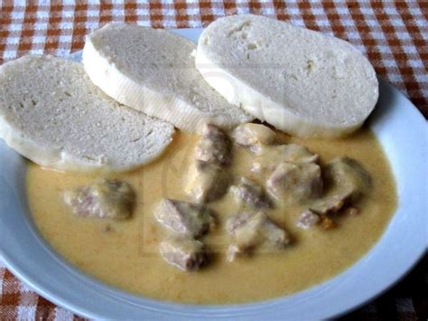 Bravčové kocky na hubách v smotanovej omáčke