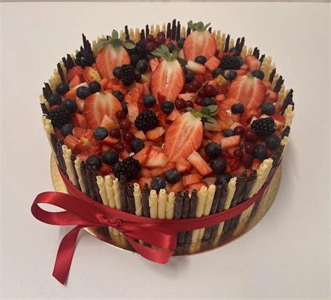 Torta plná čerstvého ovocia