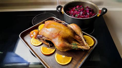 Ingrediencie na plnenie kačice: pomaranče, cesnak, rozmarín