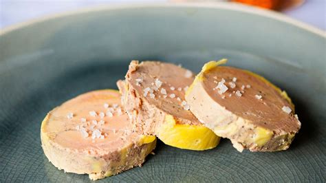 Tanier s foie gras a ovocím