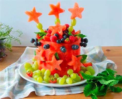 Torta z melóna a ovocia