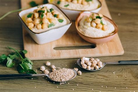 rastlinné alternatívy potravín (tofu, strukoviny, obilniny)