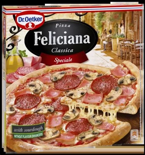 čerstvo upečená pizza s bohatou oblohou