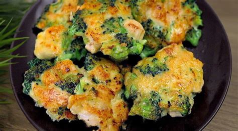 Ilustračná fotka bravčových závitkov s brokolicou