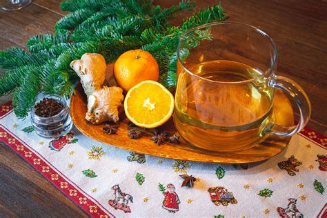 Ingrediencie na varené biele víno: biele víno, pomaranč, citrón, škorica, klinčeky