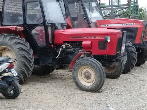 Traktor Zetor 6911 s prídavným riadkovačom
