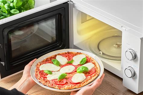 Pizza v mikrovlnke - rýchla príprava