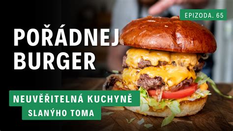 Zeleninový burger s hummusom a čerstvou zeleninou