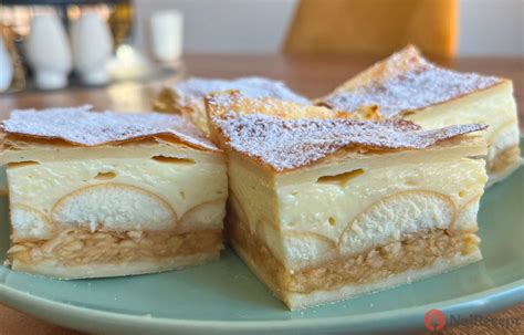 Vianočný krémový koláč z odpaľovaného cesta