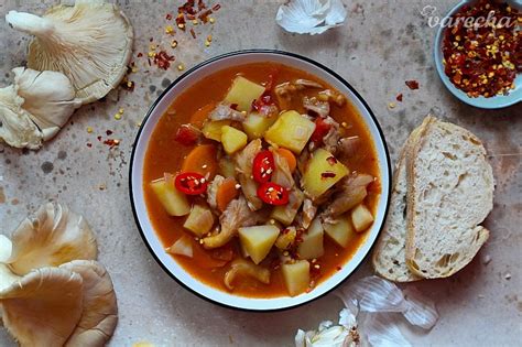 Ilustračná fotografia ingrediencií na hlivový guláš